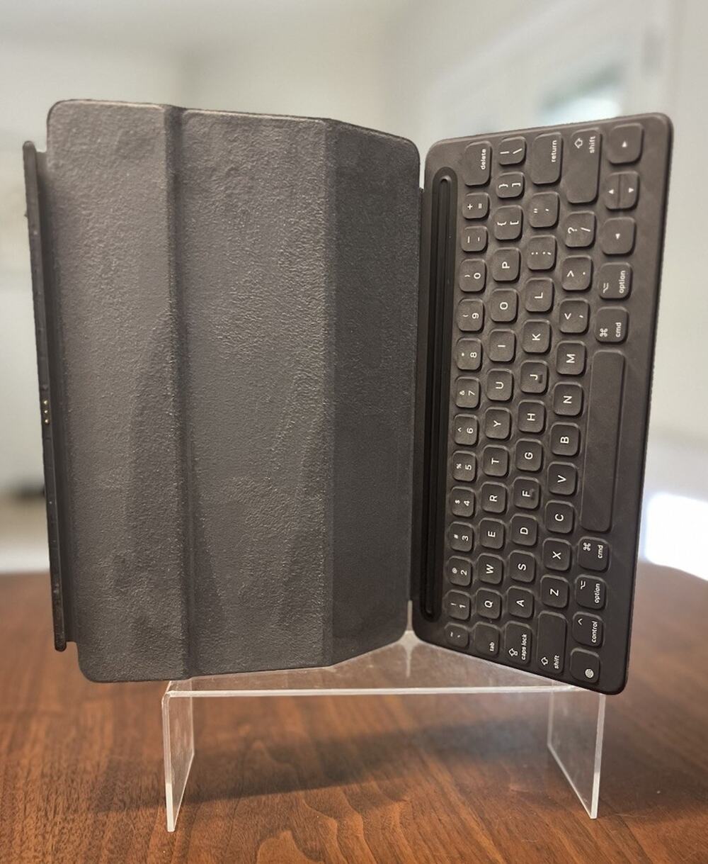 Apple Magic Smart Keyboard Folio Model A1629 Fits 10.9” iPad - Tested & Working